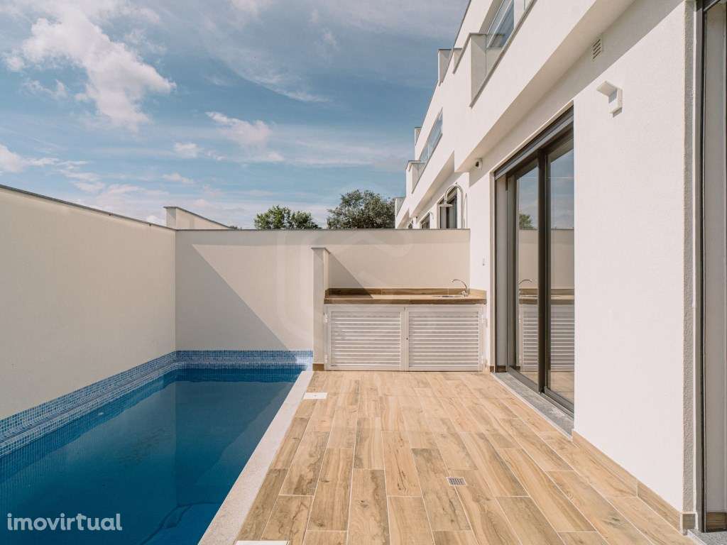 Moradia em banda T3, piscina e terraço com vista mar, Fuseta, Algarve - Grande imagem: 3/31