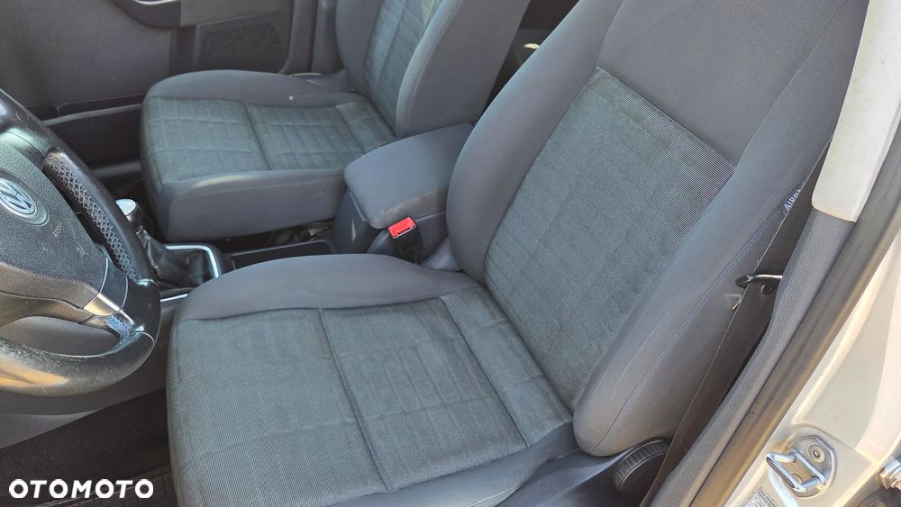 Volkswagen Golf Plus 2.0 TDI Comfortline - 24