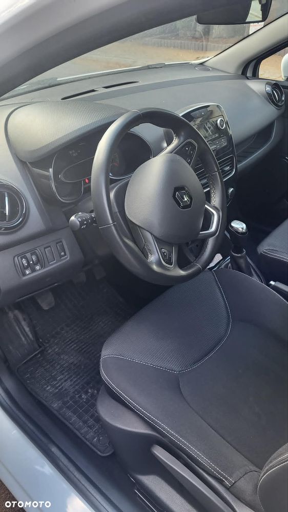 Renault Clio - 7