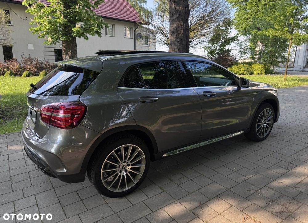 Mercedes-Benz GLA 220 d 7G-DCT AMG Line - 10