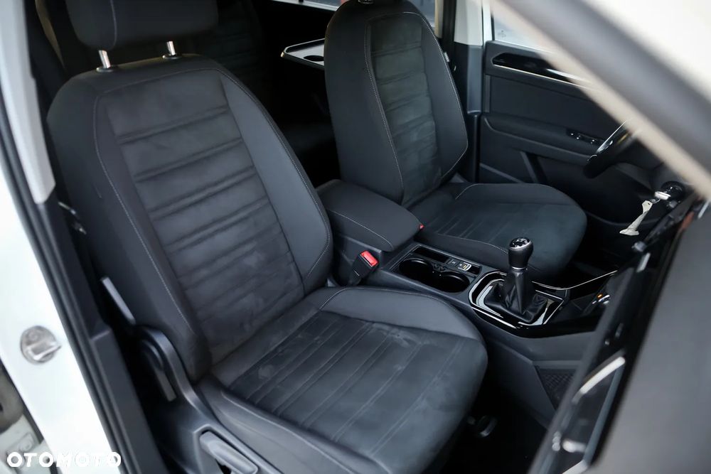 Volkswagen Touran 2.0 TDI SCR Highline - 26