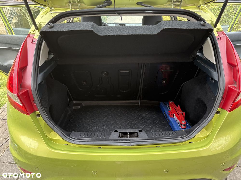 Ford Fiesta 1.25 Ambiente EU5 - 6