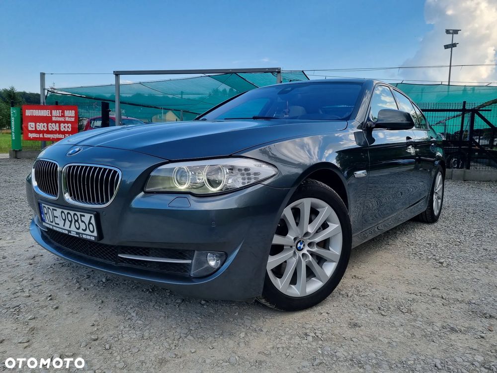 BMW Seria 5 528i Sport-Aut Luxury Line - 1