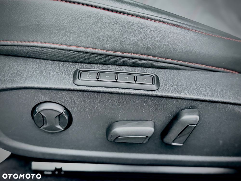 Seat Leon 1.5 eTSI OPF DSG FR - 17