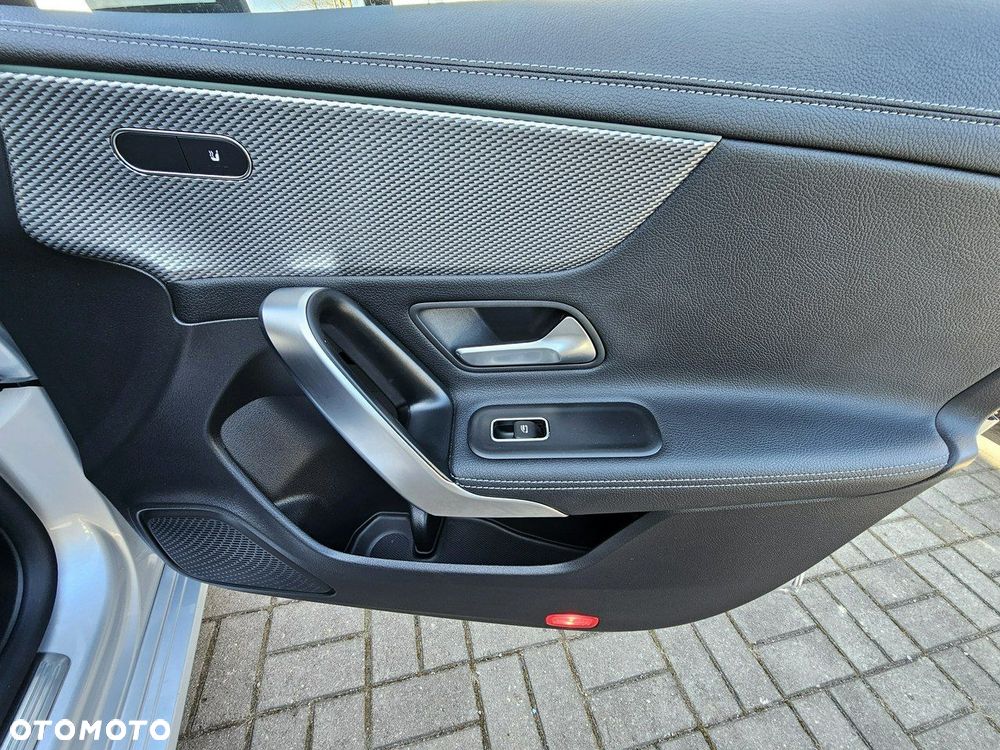 Mercedes-Benz CLA - 26