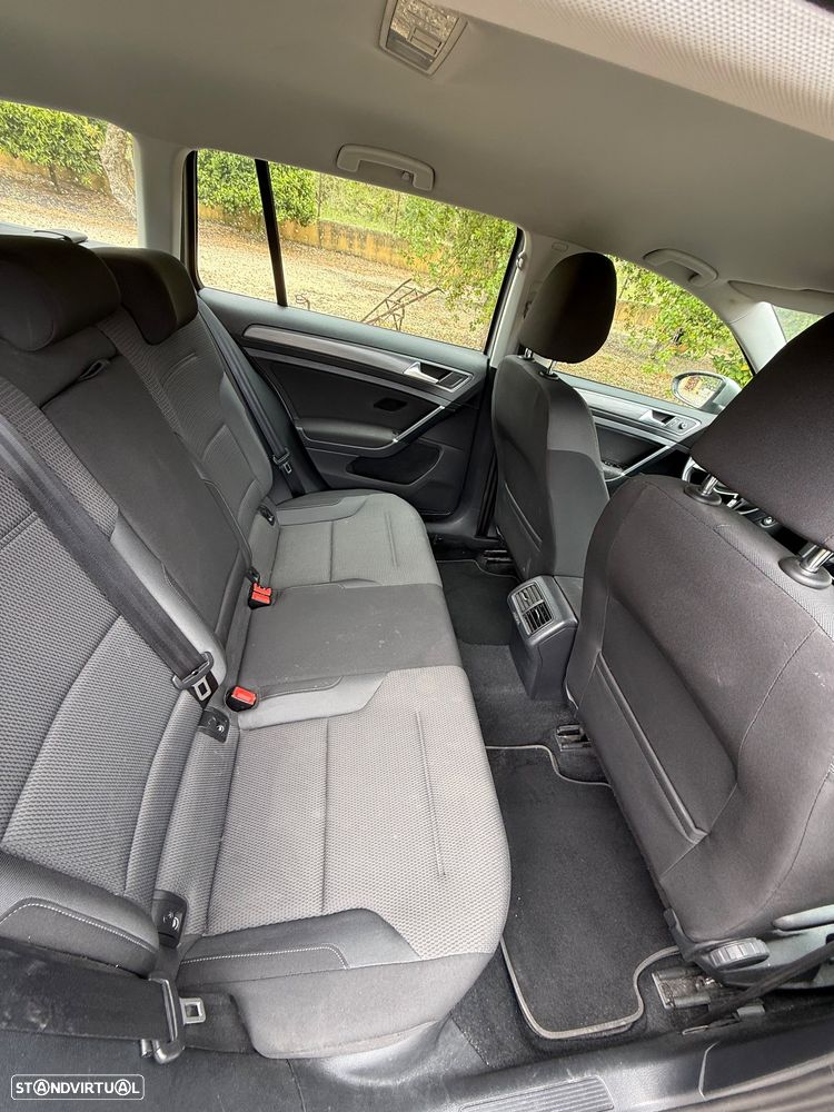 VW Golf Variant 1.6 TDi Confortline - 11