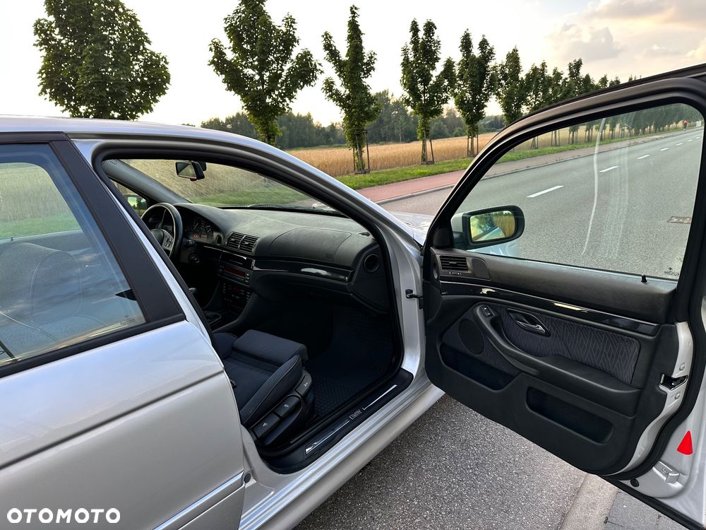 BMW Seria 5 520i - 19