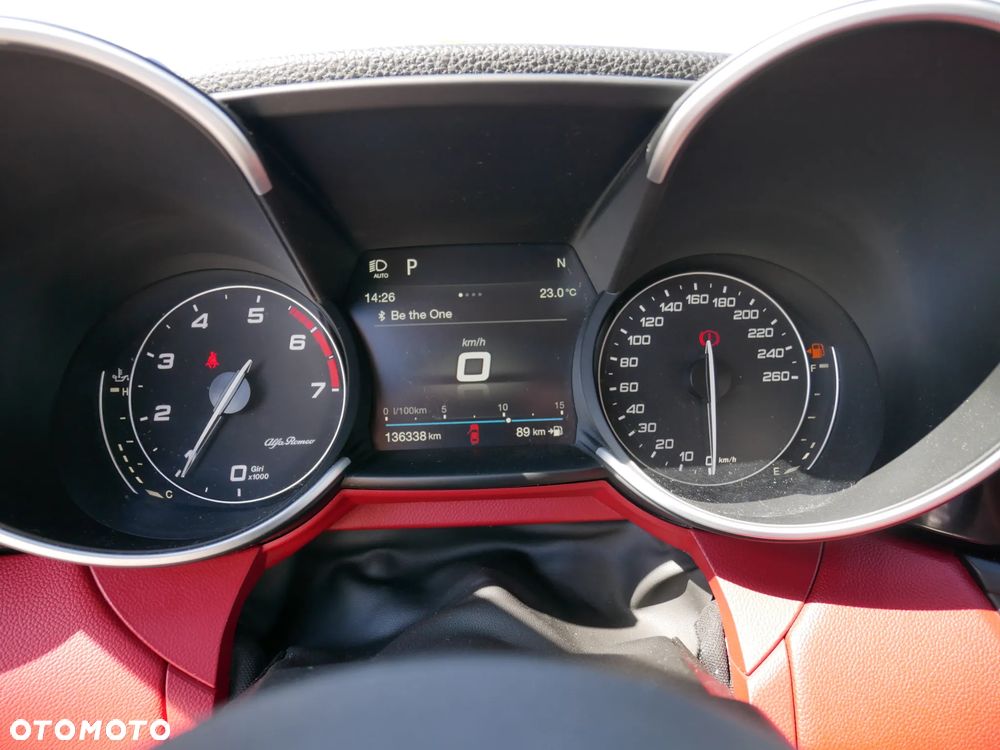 Alfa Romeo Giulia 2.0 Turbo 16V AT8 Veloce - 14