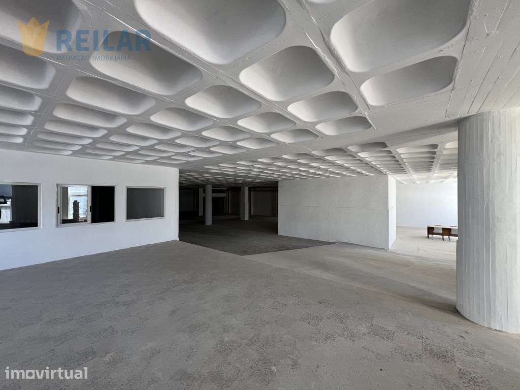 Prior Velho - Armazém 4.830 m2 - Grande imagem: 3/35
