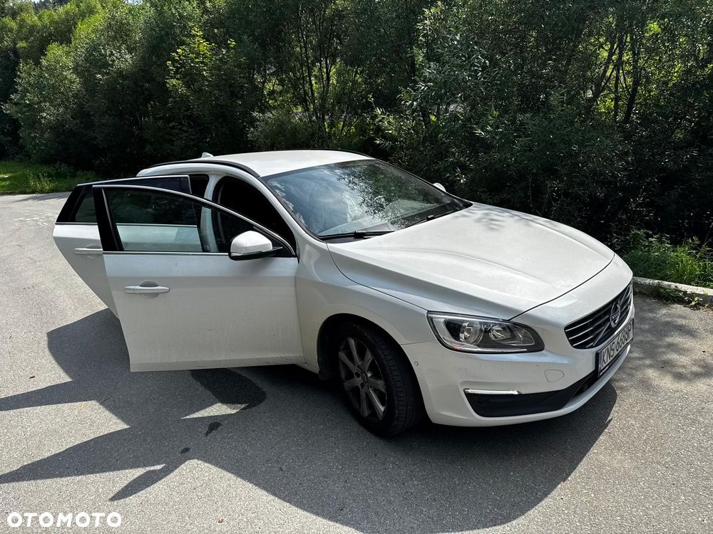 Volvo V60 D2 Drive-E Dynamic Edition (Momentum) - 1