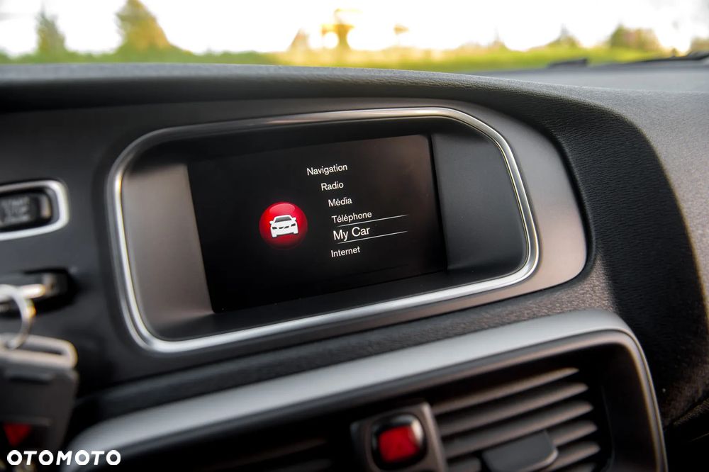 Volvo V40 D2 Drive-E Momentum - 30