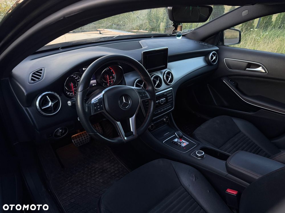 Mercedes-Benz GLA 45 AMG 4-Matic - 11