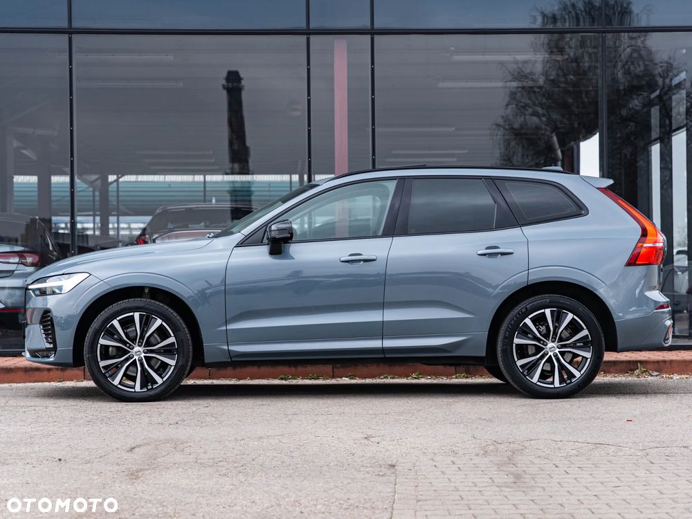 Volvo XC 60 B4 D Plus Dark - 17