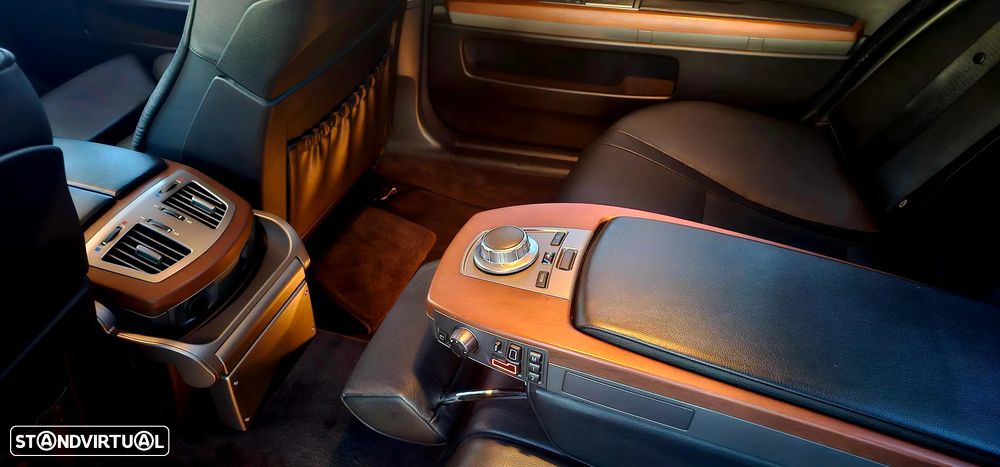 BMW 740 Li - 11