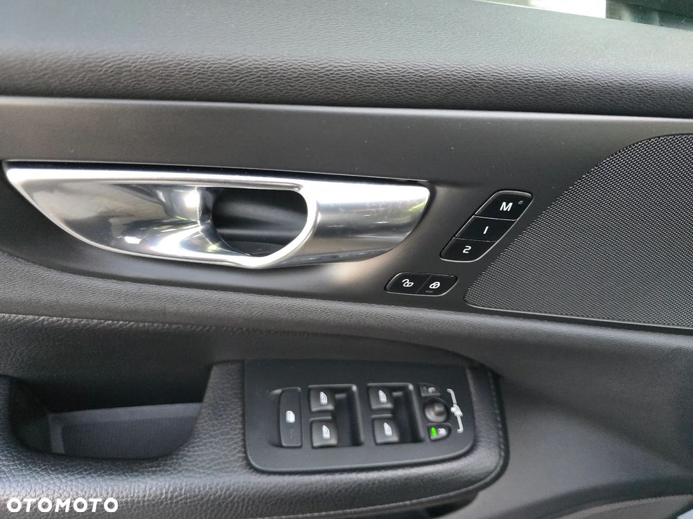 Volvo V60 T6 AWD Recharge Plus Dark - 10