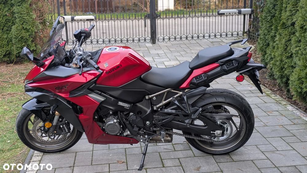 Suzuki GSX - 11