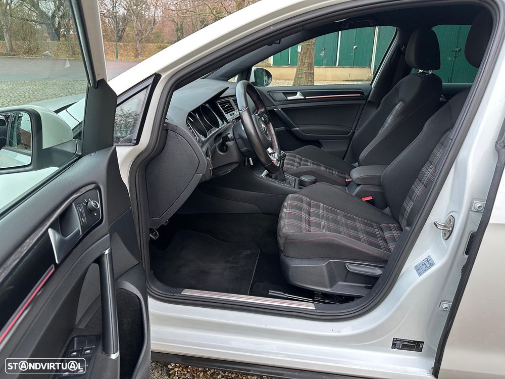 VW Golf 2.0 TSi GTi Performance - 6