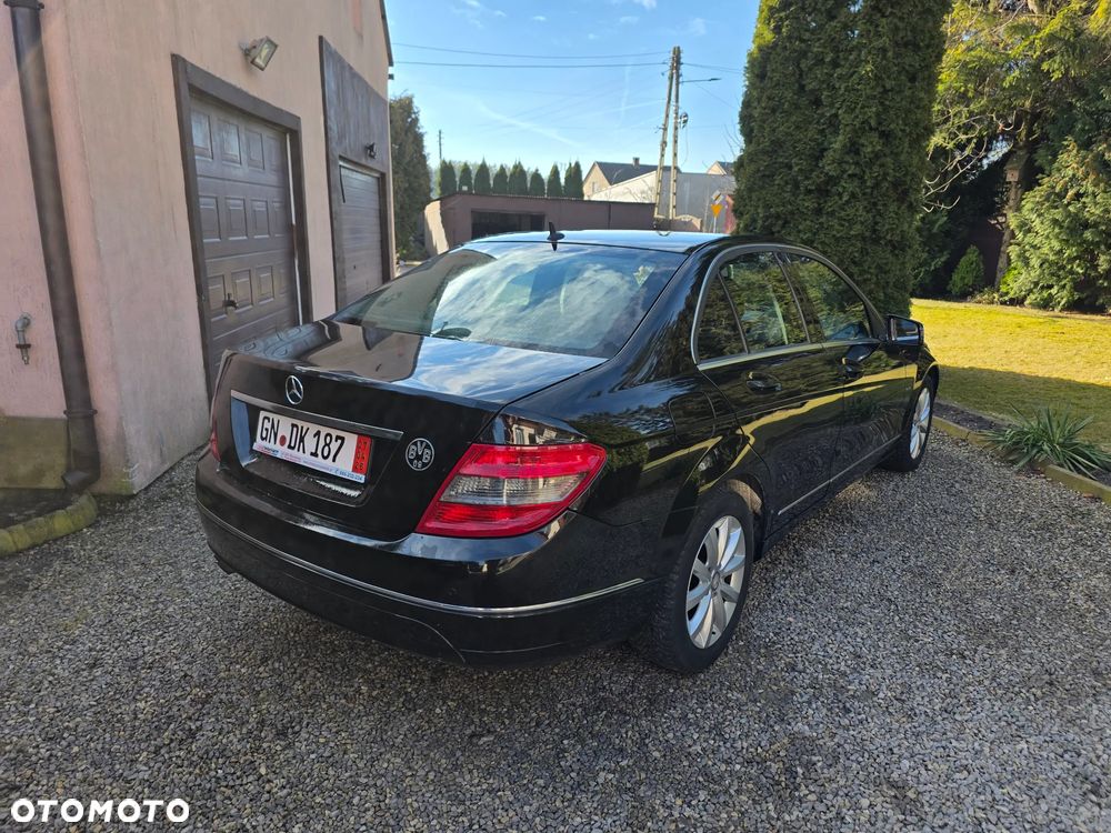 Mercedes-Benz Klasa C 180 BlueEFFICIENCY Avantgarde - 4