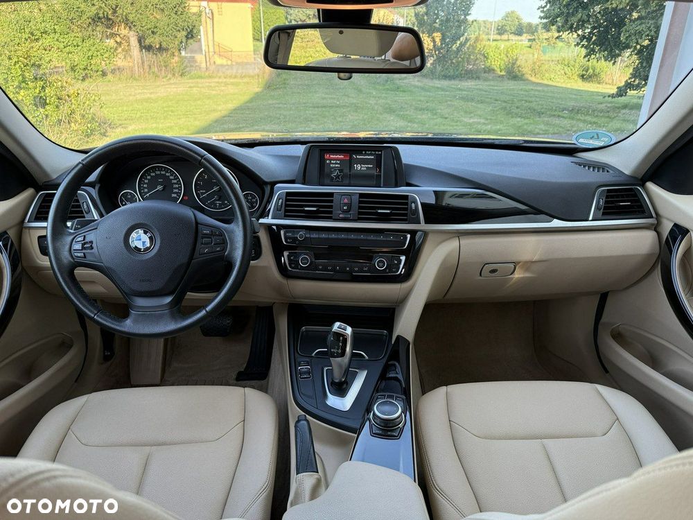 BMW Seria 3 320i Luxury Line - 3