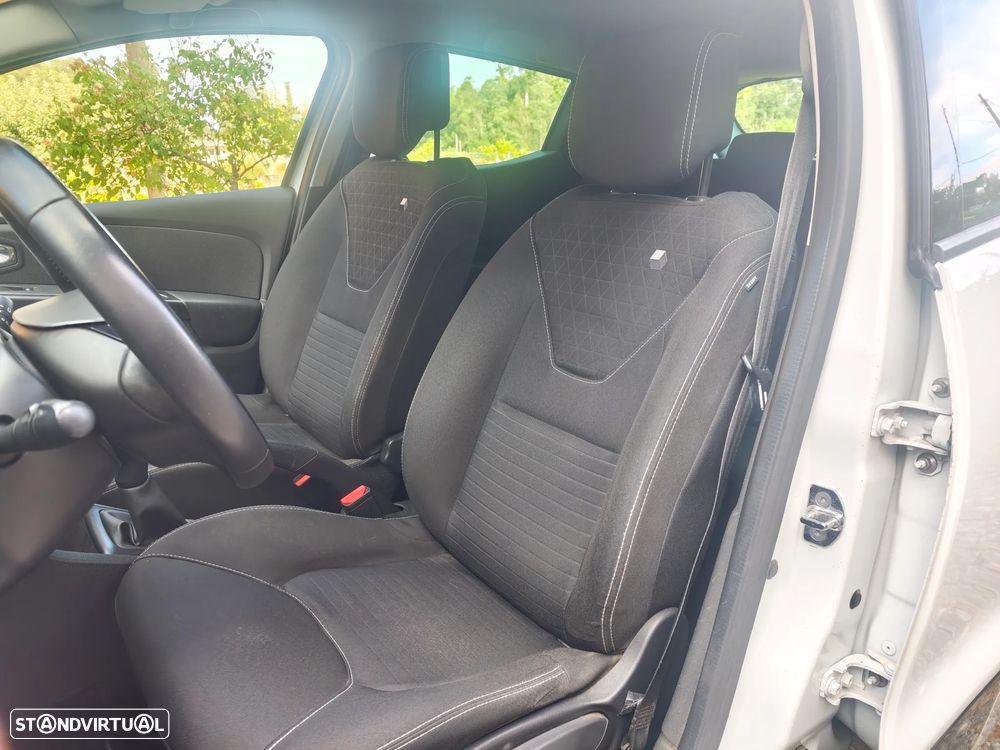 Renault Clio 1.2 16V 75 LIMITED - 16