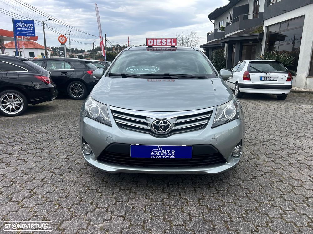 Toyota Avensis Touring Sports - 2