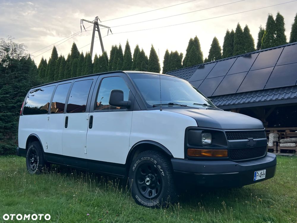 Chevrolet Express - 2