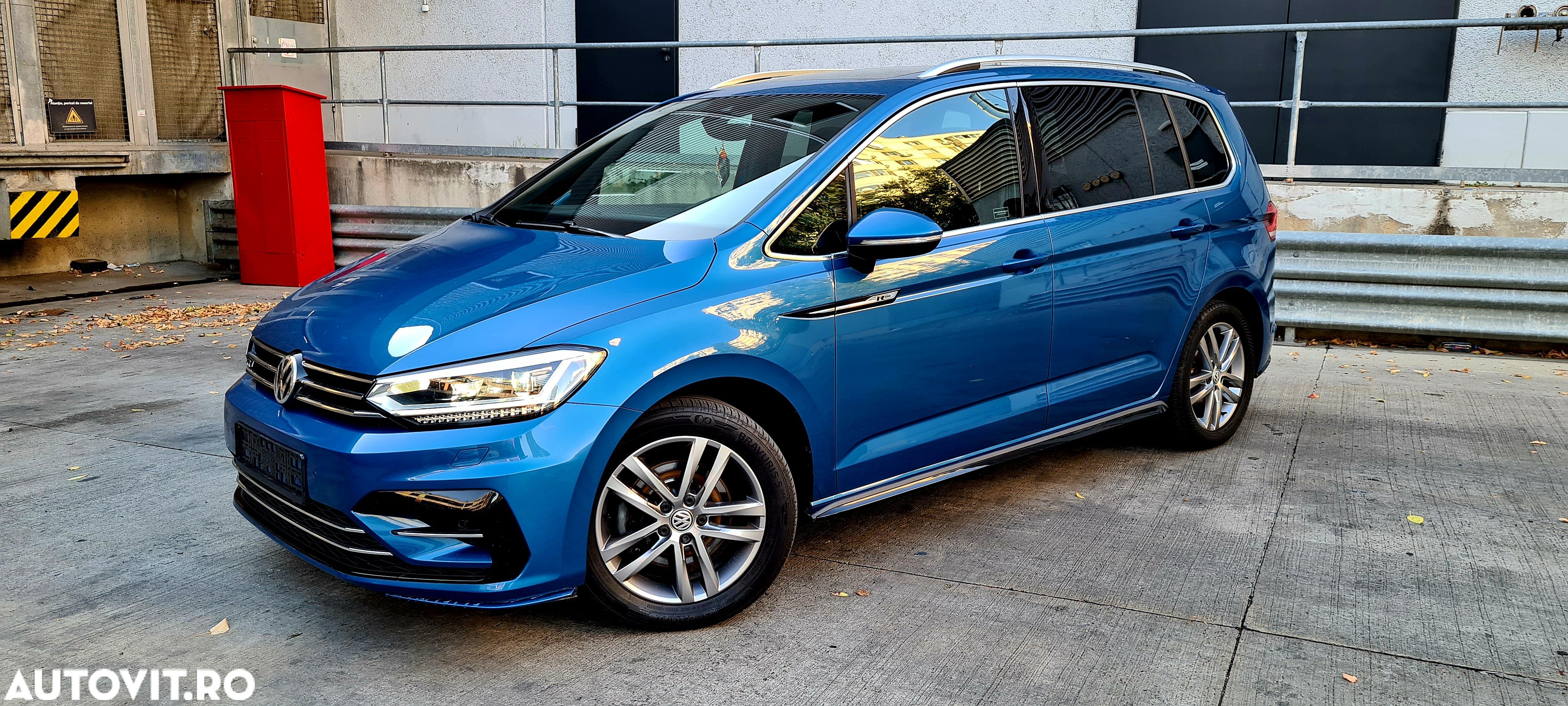Volkswagen Touran - 1