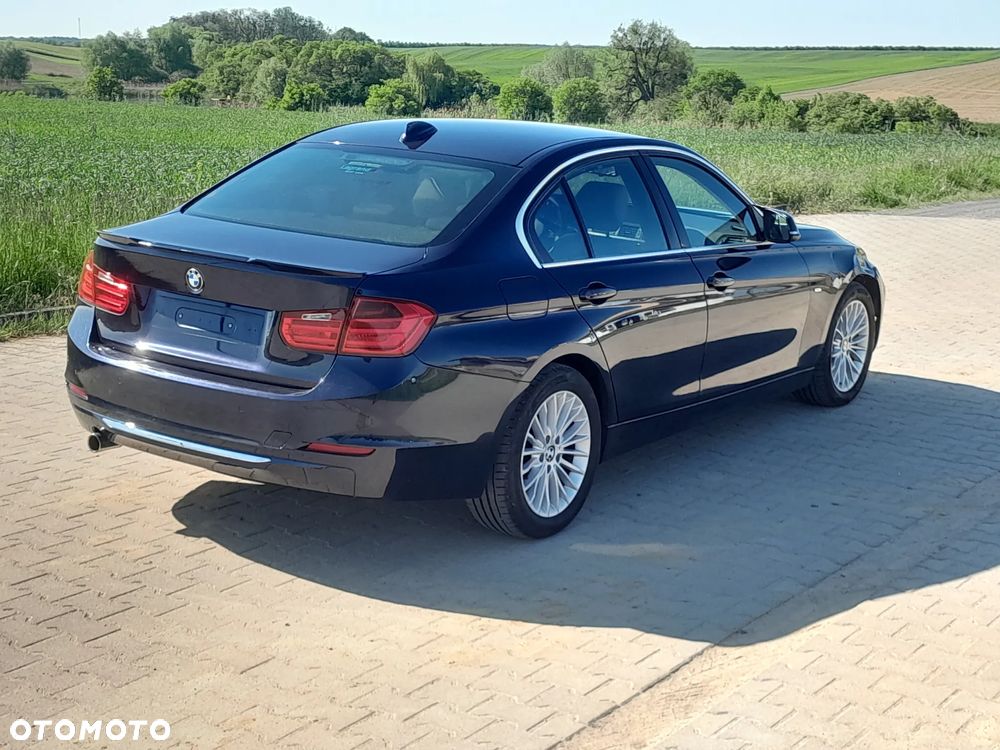 BMW Seria 3 320d Luxury Line - 6