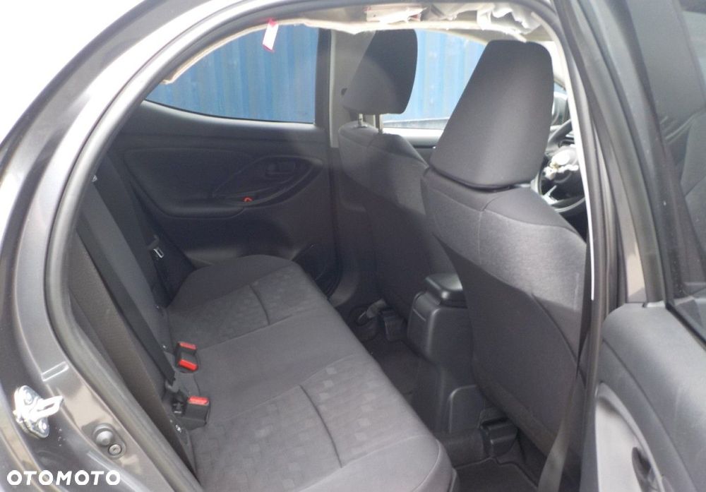 Toyota Yaris - 16