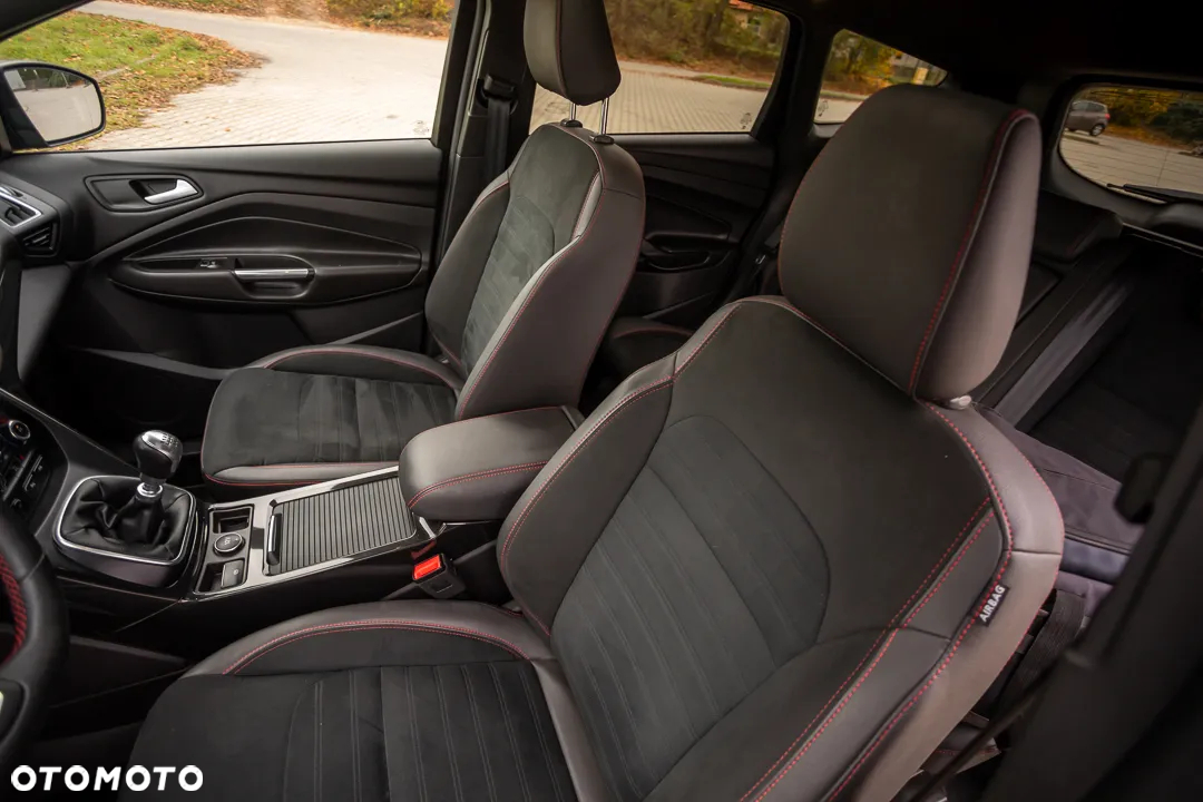 Ford Kuga 1.5 EcoBoost FWD ST-Line - 18