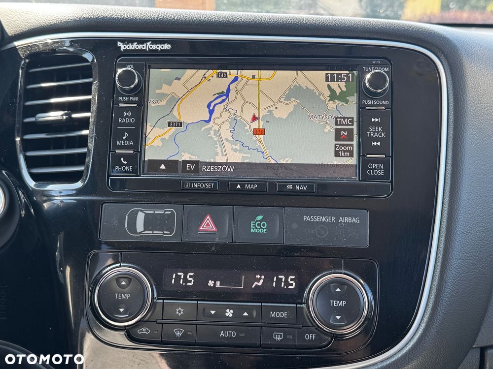 Mitsubishi Outlander - 10