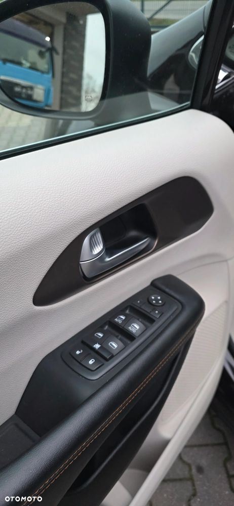 Chrysler Pacifica - 17
