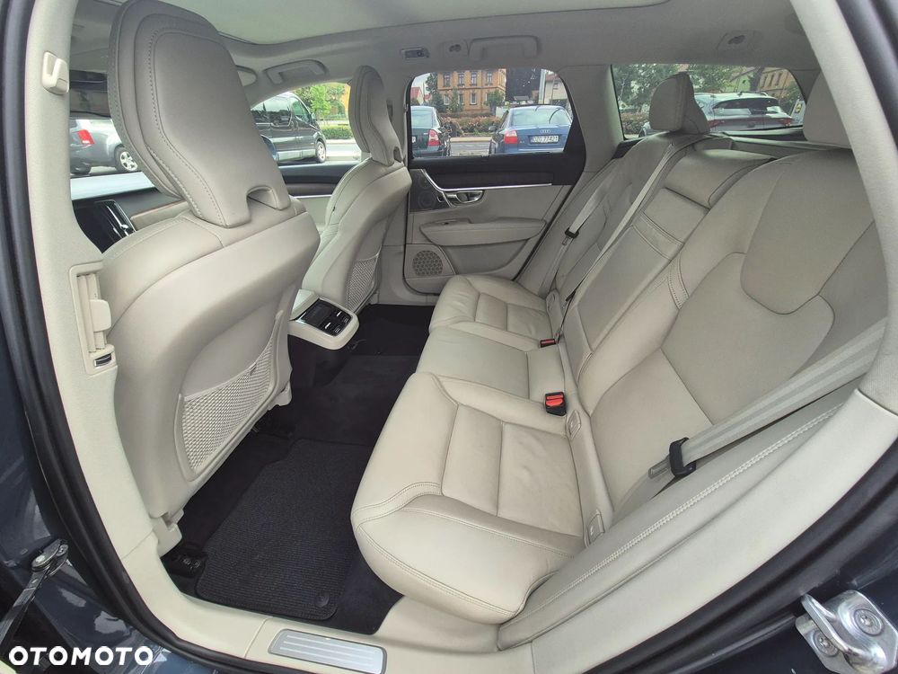 Volvo V90 Cross Country D5 AWD - 29