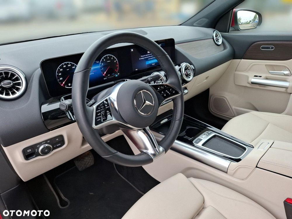 Mercedes-Benz GLA - 9