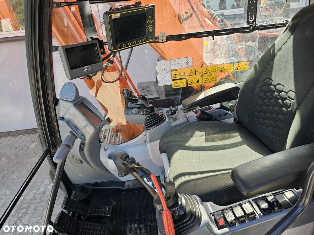 Hitachi ZX250LC-6 - 10
