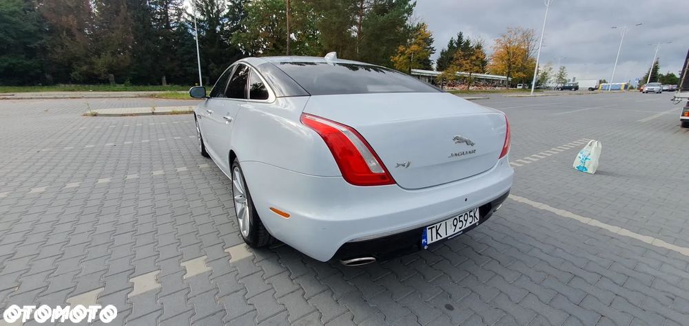 Jaguar XJ 3.0 D V6 LWB Portfolio - 6