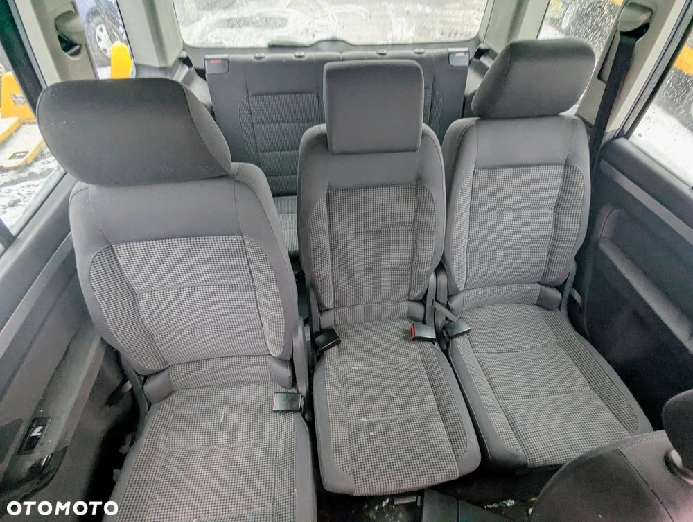 VW Touran 2003 2.0 140 KM - auto na części - 9