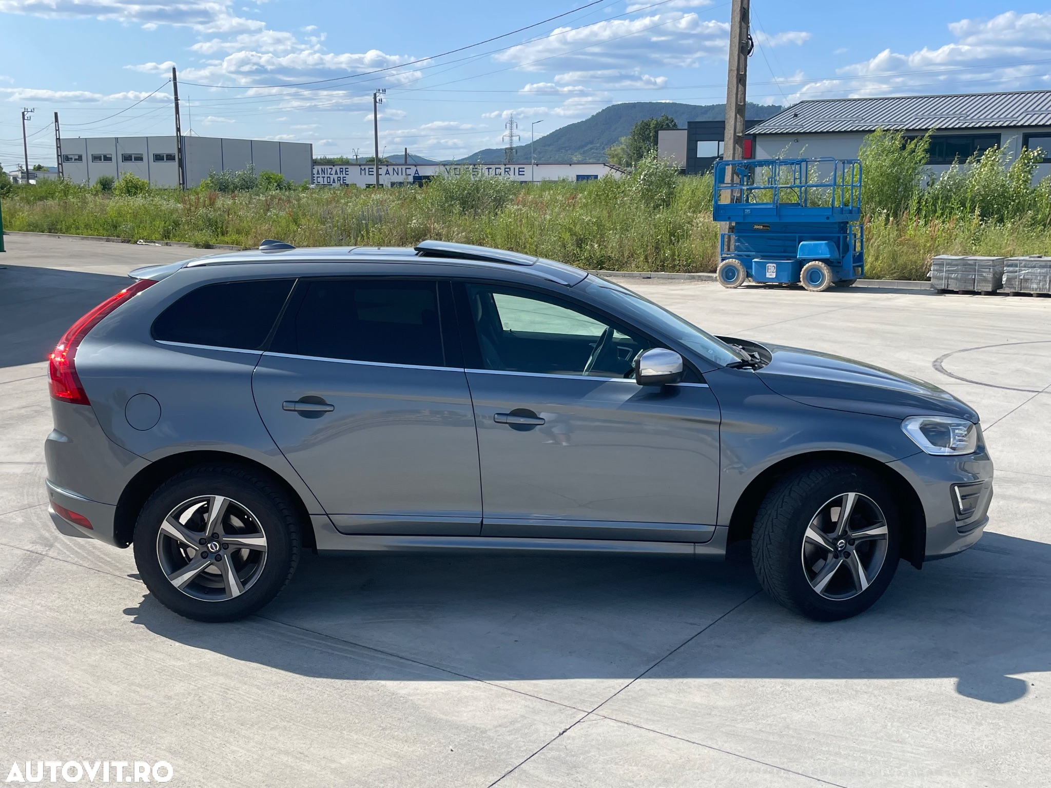 Volvo XC 60 D4 AWD R-Design - 33