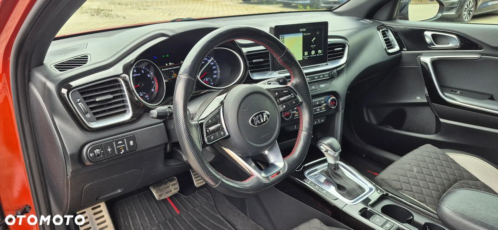 Kia ProCeed - 13