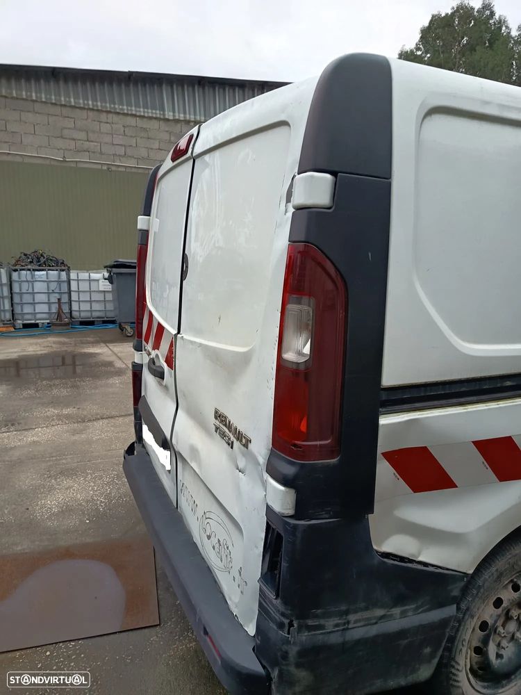 Renault Trafic 1.6 DCI ano 2016 - 6