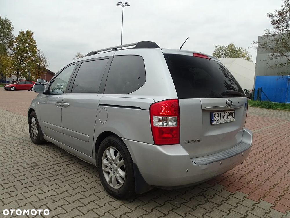 Kia Carnival 2007 photo 4