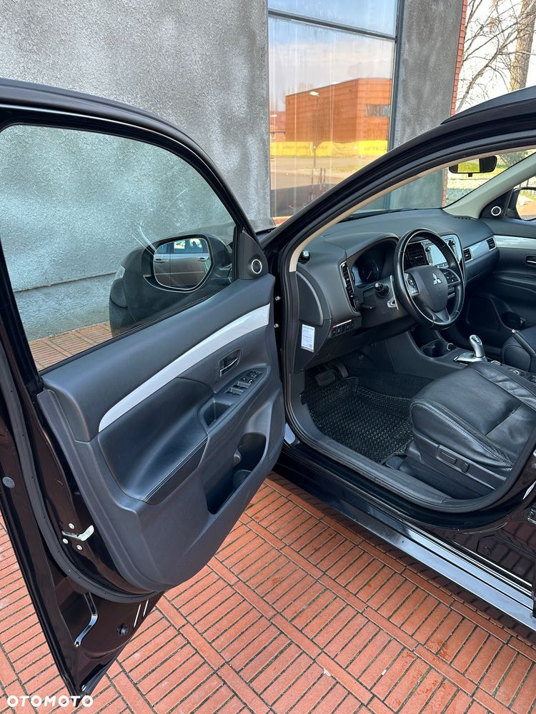 Mitsubishi Outlander - 8