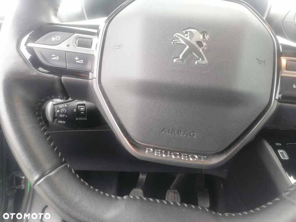 Peugeot 2008 - 18