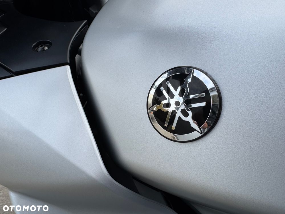 Yamaha FJR - 23