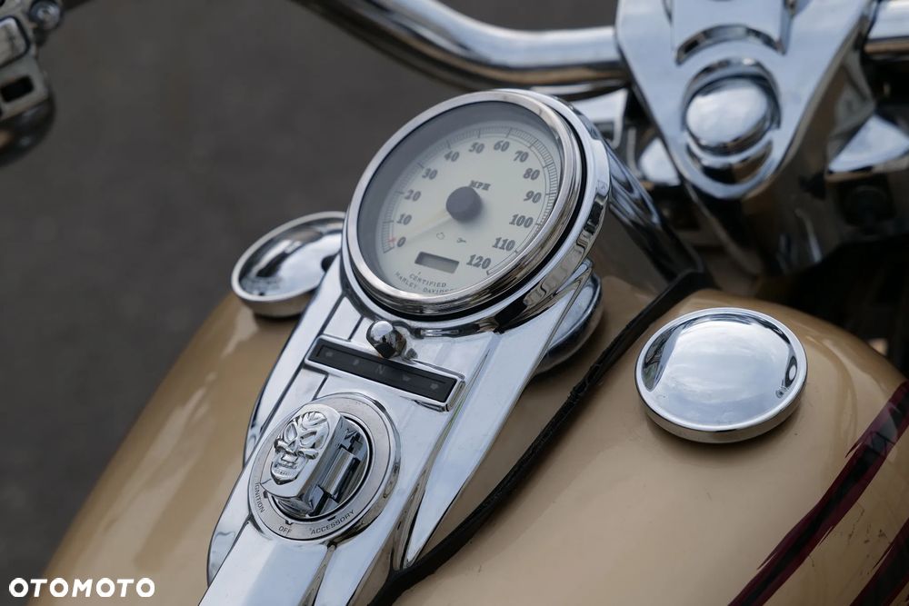 Harley-Davidson Touring Road King - 13