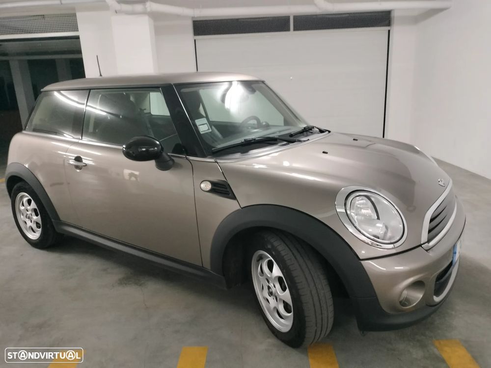 MINI 3 Portas One D - 11