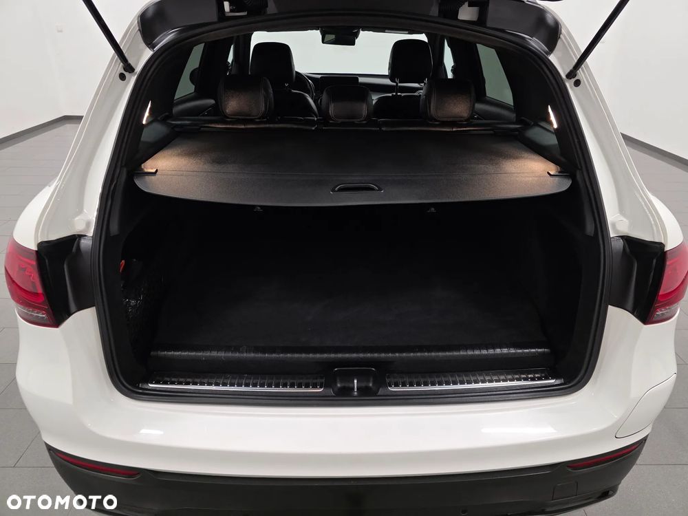 Mercedes-Benz GLC 300 de 4Matic 9G-TRONIC AMG Line Plus - 40