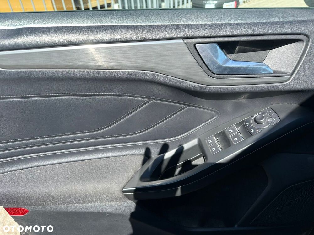 Ford Focus 1.0 EcoBoost Titanium - 20
