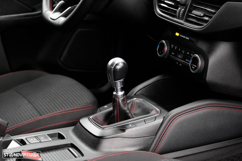 Ford Kuga 1.5 EcoBoost ST-Line - 19