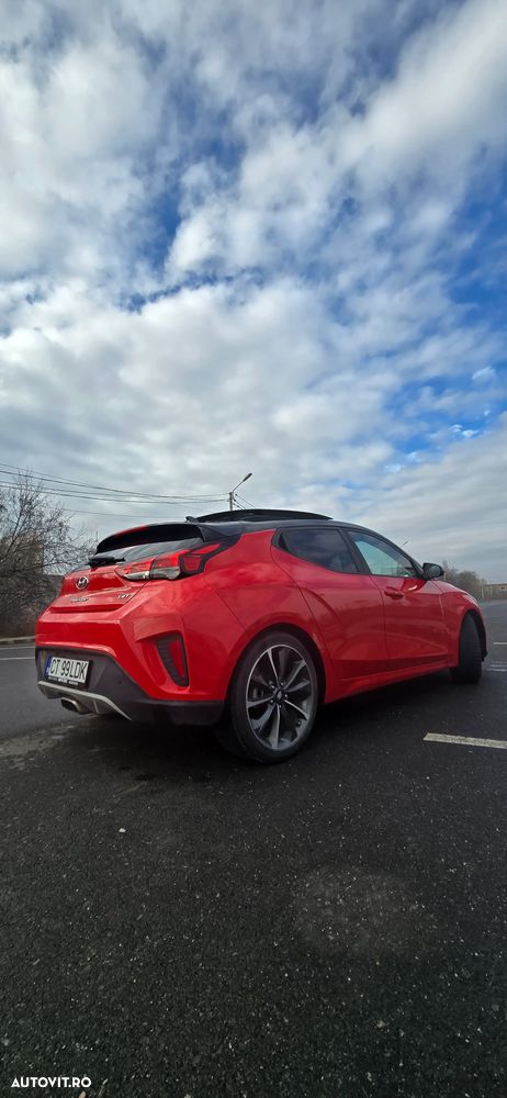 Hyundai Veloster - 5